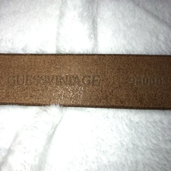 GUESS VINTAGE GOLD BELT SZ medium - Picture 6 of 9